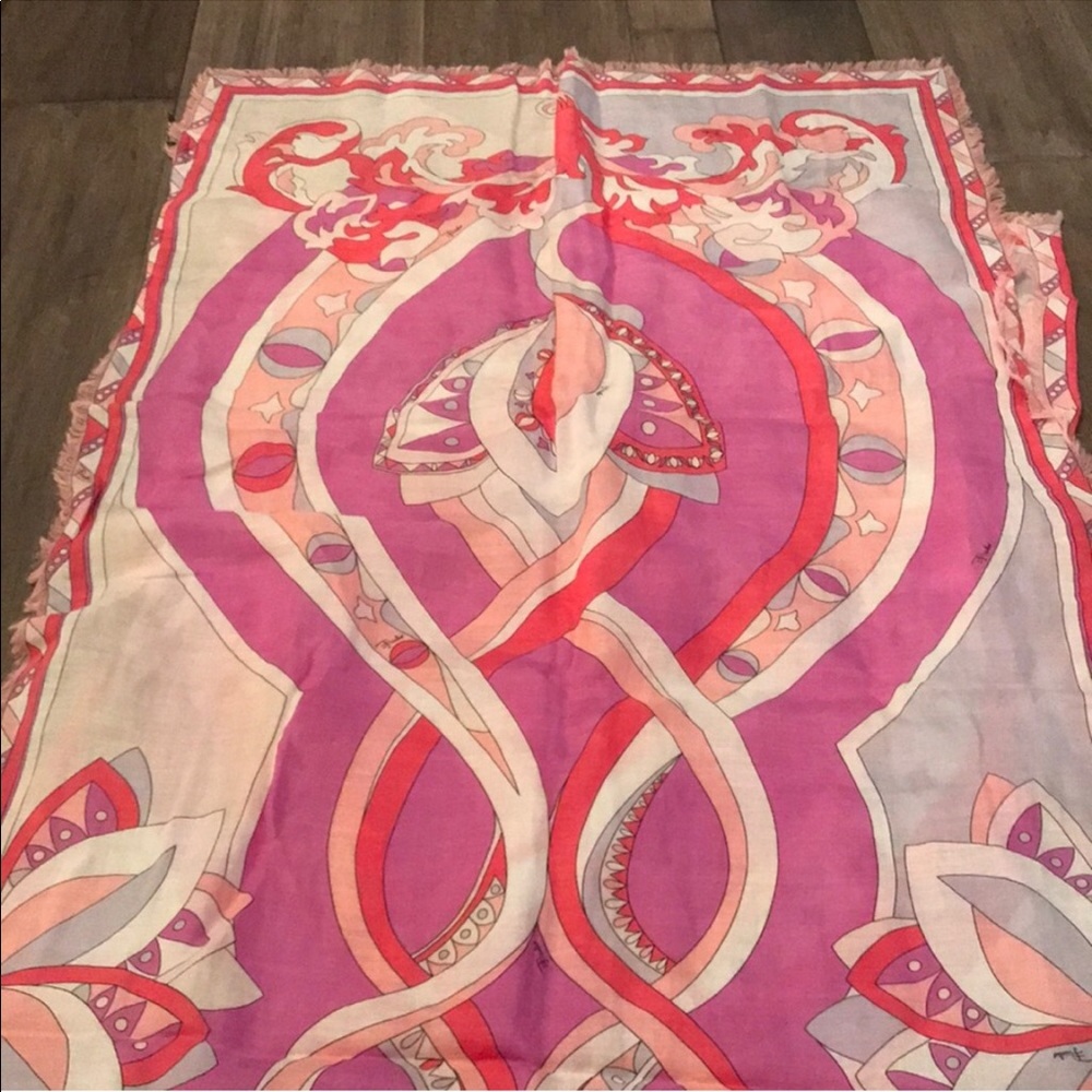 Emilio Pucci large scarf! Authentic and unique